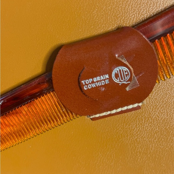 Vintage CUE Grooming Set - Mid Century Top Grain Cowhide Case w/ Tortoise Shell - Picture 9 of 11